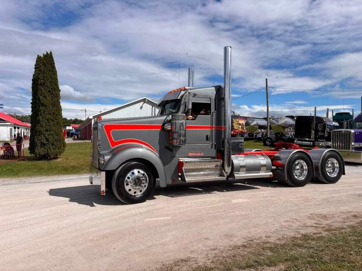 Personnalisation de camion lourd Saint Hyacinthe